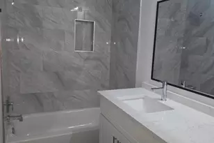 704 W 21st St, Austin, TX 78705 - Photo 17
