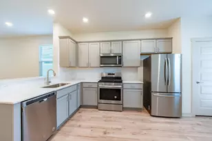 10801 Meris Ln, Austin, TX 78754 - Photo 9