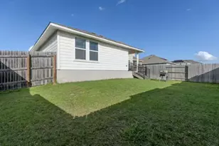328 Black Opal Dr, Jarrell, TX 76537 - Photo 3