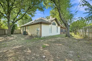 302 N Carriage Hills Dr, Georgetown, TX 78626 - Photo 21