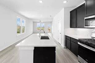 1518 Bluff Path, New Braunfels, TX 78130 - Photo 9