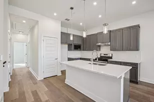 200 W 56th St, Austin, TX 78751 - Photo 5