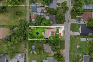 909 W 3rd St, Taylor, TX 76574 - Photo 3