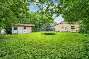909 W 3rd St, Taylor, TX 76574 - Photo 15