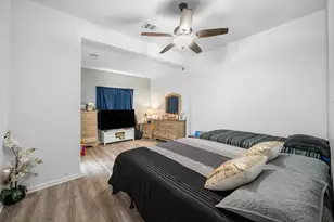909 W 3rd St, Taylor, TX 76574 - Photo 9