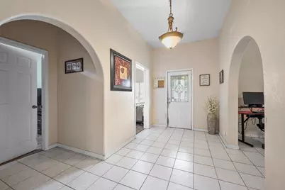 909 W 3rd Street, Taylor, TX 76574 - Photo 5
