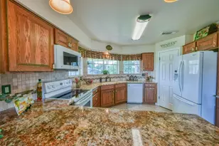 504 N Ave N, Johnson City, TX 78636 - Photo 17