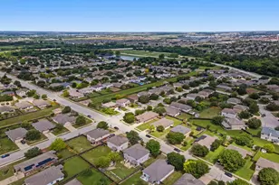 605 Holbrooke St, Hutto, TX 78634 - Photo 9