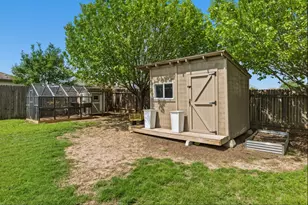 605 Holbrooke St, Hutto, TX 78634 - Photo 35