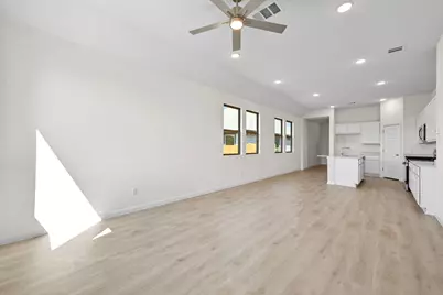 201 Hornet Street, Elgin, TX 78621 - Photo 9