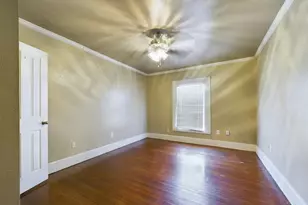 705 E 32nd St, Austin, TX 78705 - Photo 23