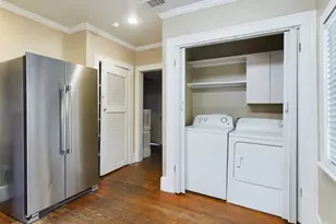 705 E 32nd St, Austin, TX 78705 - Photo 11