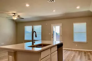 1013 Otello Wy, Hutto, TX 78634 - Photo 9