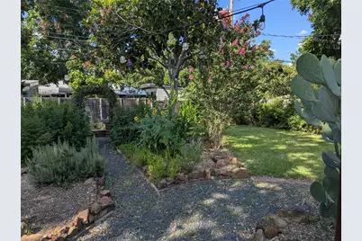 1610 Larkwood Drive, Austin, TX 78723 - Photo 17