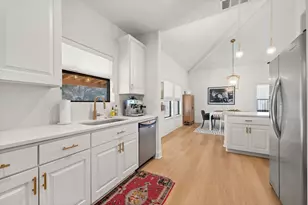 1030 Daviot Dr, Briarcliff, TX 78669 - Photo 13