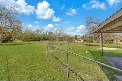 1309 Sloan Street, Taylor, TX 76574 - Photo 31