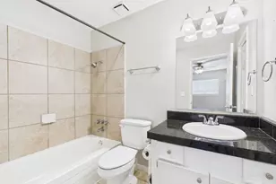 304 E 33rd St, Austin, TX 78705 - Photo 19