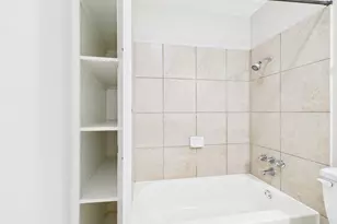 304 E 33rd St, Austin, TX 78705 - Photo 21