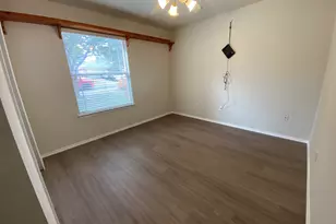 258 Western Dr, Kyle, TX 78640 - Photo 5