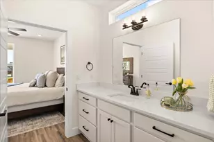 802 S Creek St, Fredericksburg, TX 78624 - Photo 11