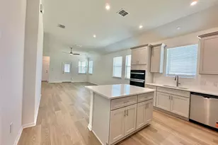 557 Porter Country Pkwy, Buda, TX 78610 - Photo 3