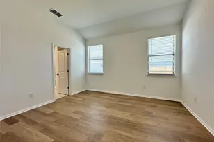 557 Porter Country Pkwy, Buda, TX 78610 - Photo 5