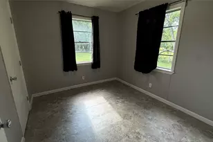 806 W 8th St, Taylor, TX 76574 - Photo 9