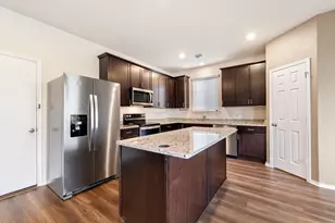217 Innisfree Rd, Jarrell, TX 76537 - Photo 13