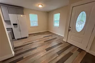 1310 Torres St, Lockhart, TX 78644 - Photo 9