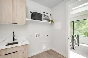 409 Clover Ct, Austin, TX 78745 - Photo 19