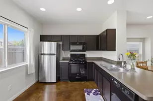 4521 Graceful Ln, Austin, TX 78725 - Photo 5