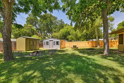 7512 Saint Louis Street, Austin, TX 78757 - Photo 19