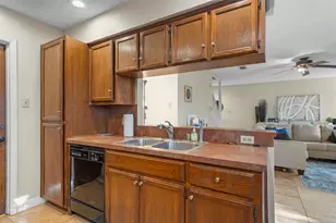6492 Hart Ln, Austin, TX 78731 - Photo 9