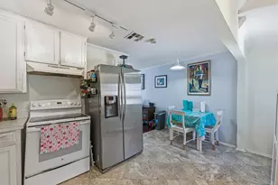 916 E 49th St, Austin, TX 78751 - Photo 13