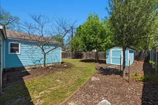 916 E 49th St, Austin, TX 78751 - Photo 27