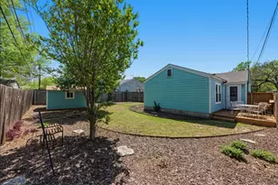 916 E 49th St, Austin, TX 78751 - Photo 25