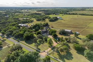 134 Creekside Dr, Liberty Hill, TX 78642 - Photo 1