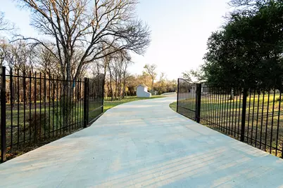 603 Oakwood Drive, Buda, TX 78610 - Photo 15