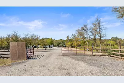 2540 Fm 20, Red Rock, TX 78662 - Photo 5