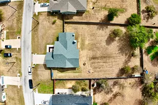 125 Naalehu Ct, Bastrop, TX 78602 - Photo 29