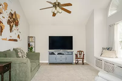 450 Biscayne Street, Giddings, TX 78942 - Photo 19