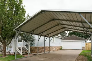450 Biscayne St, Giddings, TX 78942 - Photo 17