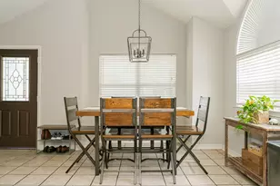 450 Biscayne St, Giddings, TX 78942 - Photo 23
