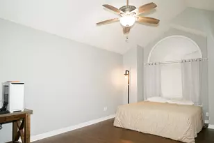 450 Biscayne St, Giddings, TX 78942 - Photo 9