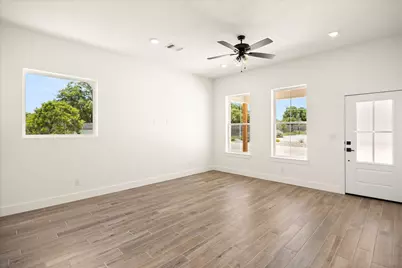 802 S Creek Street #100, Fredericksburg, TX 78624 - Photo 5