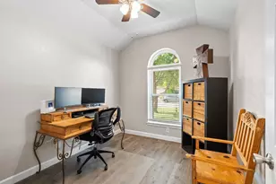 606 Los Robles Rd, Leander, TX 78641 - Photo 9