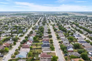 606 Los Robles Rd, Leander, TX 78641 - Photo 33