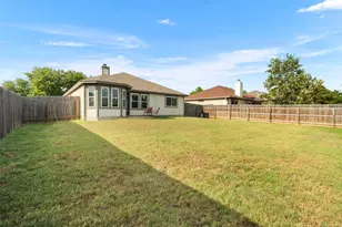 606 Los Robles Rd, Leander, TX 78641 - Photo 29