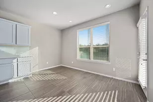 3651 Sandy Brook Dr, Round Rock, TX 78665 - Photo 9