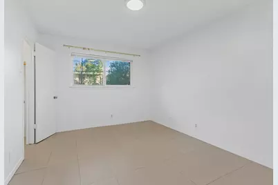 1905 Fairlawn Ln Lane #2, Austin, TX 78704 - Photo 17